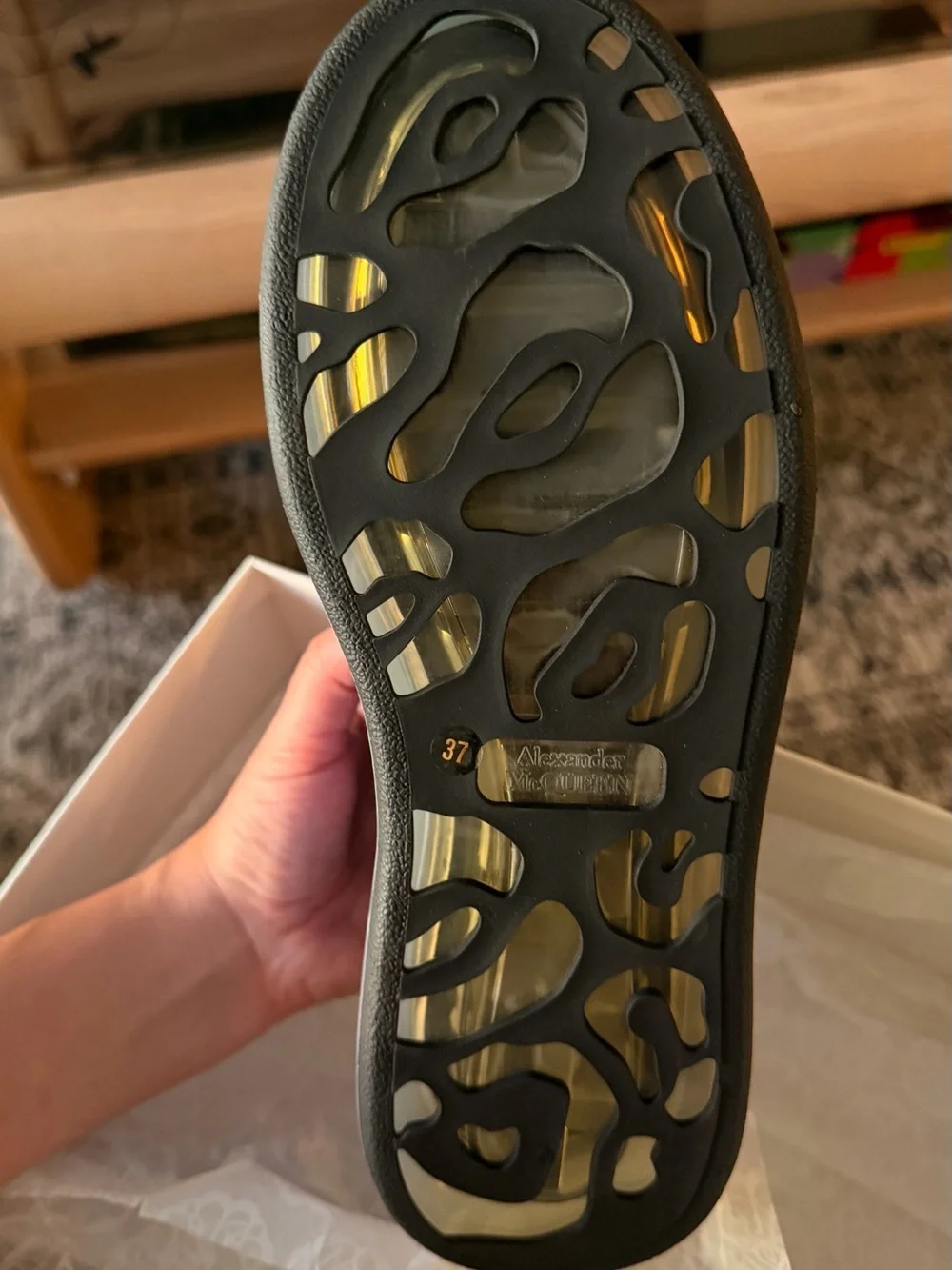 NWT Alexander McQueen Sneakers Oversized Iridescent Black